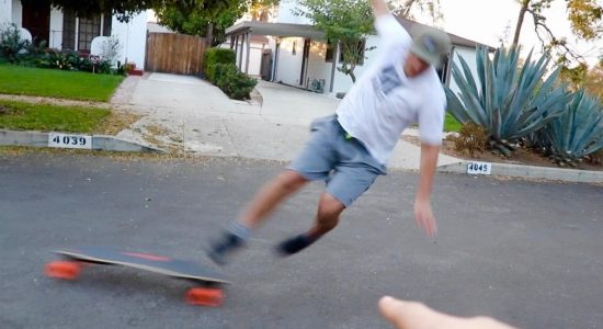 electric-skateboard-falling electric-skateboard-falling